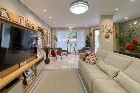 Casa à venda com 380m², 3 quartos e 6 vagas Casa à venda com 380m², 3 quartos e 6 vagasSala
