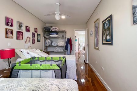 Casa à venda com 380m², 3 quartos e 6 vagas Casa à venda com 380m², 3 quartos e 6 vagasQuarto 2