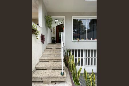 Casa à venda com 380m², 3 quartos e 6 vagas Casa à venda com 380m², 3 quartos e 6 vagasEntrada