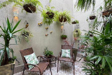 Casa à venda com 380m², 3 quartos e 6 vagas Casa à venda com 380m², 3 quartos e 6 vagasSala - jardim de inverno