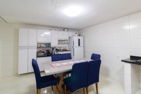 Casa à venda com 138m², 4 quartos e 2 vagas Casa à venda com 138m², 4 quartos e 2 vagasCozinha