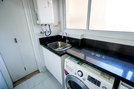 Apartamento à venda com 110m², 3 quartos e 2 vagas Apartamento à venda com 110m², 3 quartos e 2 vagasTanque de serviço