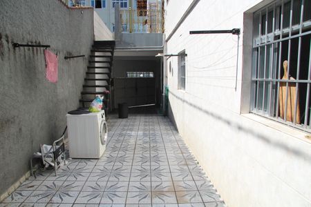 Casa à venda com 287m², 4 quartos e 2 vagasCasa 1 Area de Serviço e Quintal Escada acesso a Casa 3