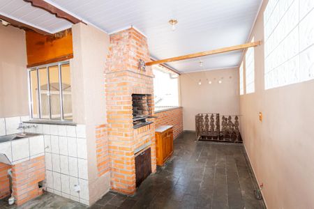 Casa à venda com 318m², 5 quartos e 6 vagas Casa à venda com 318m², 5 quartos e 6 vagasÁrea de Serviço