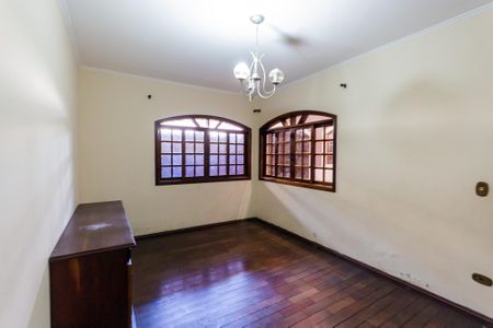 Casa à venda com 318m², 5 quartos e 6 vagas Casa à venda com 318m², 5 quartos e 6 vagasSala de Jantar