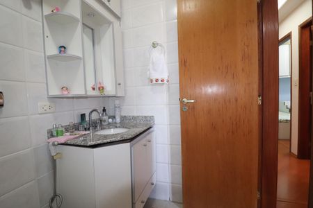 Apartamento à venda com 93m², 3 quartos e 2 vagasBanheiro Quarto 1 suíte