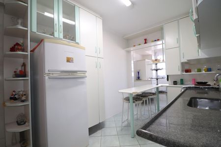 Apartamento à venda com 93m², 3 quartos e 2 vagasCozinha