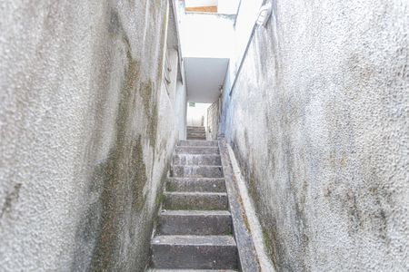 Casa à venda com 206m², 5 quartos e 1 vagaEscada de Acesso a Garagem