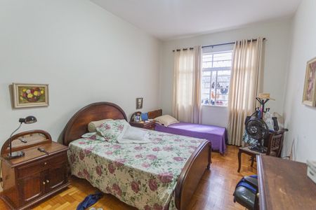 Casa à venda com 206m², 5 quartos e 1 vagaSuíte