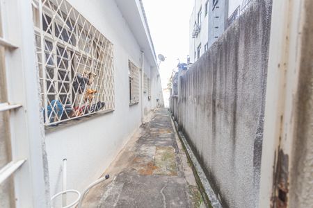 Casa à venda com 206m², 5 quartos e 1 vagaEntrada Lateral