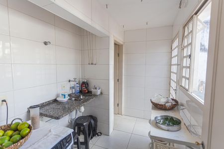 Casa à venda com 206m², 5 quartos e 1 vagaÁrea de Serviço 1