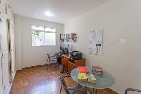 Casa à venda com 206m², 5 quartos e 1 vagaQuarto 1