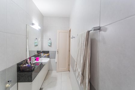 Casa à venda com 206m², 5 quartos e 1 vagaBanheiro da Suíte