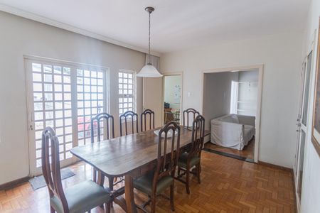 Casa à venda com 206m², 5 quartos e 1 vagaCopa