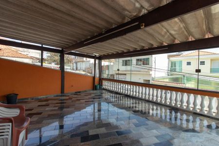 Casa à venda com 440m², 3 quartos e 5 vagas Casa à venda com 440m², 3 quartos e 5 vagasVaranda