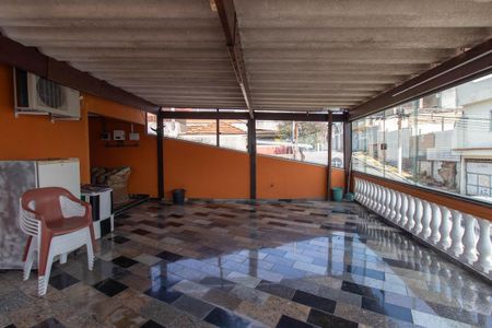 Casa à venda com 440m², 3 quartos e 5 vagas Casa à venda com 440m², 3 quartos e 5 vagasVaranda