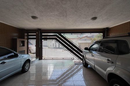 Casa à venda com 440m², 3 quartos e 5 vagas Casa à venda com 440m², 3 quartos e 5 vagasGaragem