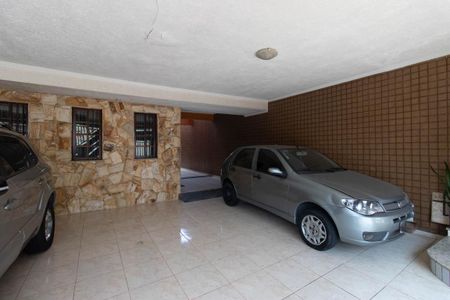 Casa à venda com 440m², 3 quartos e 5 vagas Casa à venda com 440m², 3 quartos e 5 vagasGaragem