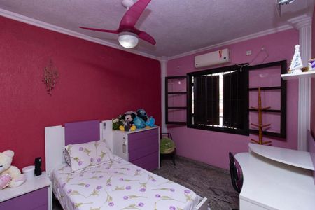 Casa à venda com 440m², 3 quartos e 5 vagas Casa à venda com 440m², 3 quartos e 5 vagasQuarto 1