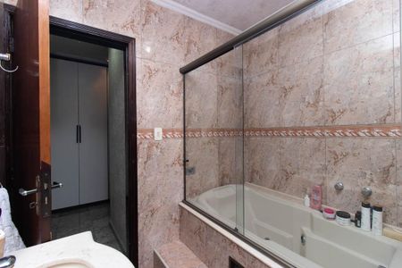 Casa à venda com 440m², 3 quartos e 5 vagas Casa à venda com 440m², 3 quartos e 5 vagasBanheiro da Suíte