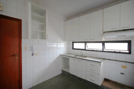 Apartamento à venda com 120m², 4 quartos e 2 vagasCozinha