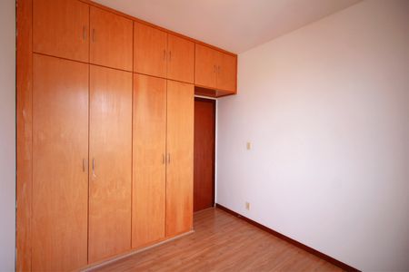 Apartamento à venda com 120m², 4 quartos e 2 vagasQuarto 2