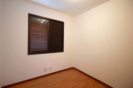 Apartamento à venda com 120m², 4 quartos e 2 vagasQuarto 2