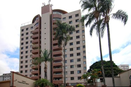 Apartamento à venda com 120m², 4 quartos e 2 vagasFachada