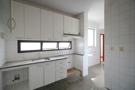 Apartamento à venda com 120m², 4 quartos e 2 vagasCozinha