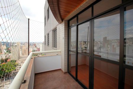 Apartamento à venda com 120m², 4 quartos e 2 vagasVaranda da Sala