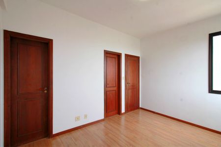 Apartamento à venda com 120m², 4 quartos e 2 vagasSuite