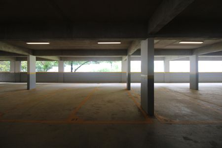 Apartamento à venda com 74m², 2 quartos e 2 vagasÁrea comum - Estacionamento