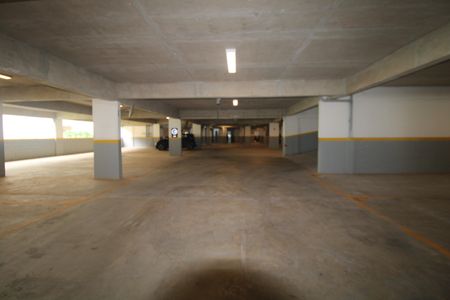 Apartamento à venda com 74m², 2 quartos e 2 vagasÁrea comum - Estacionamento