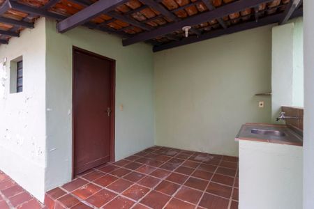 Casa à venda com 174m², 3 quartos e 3 vagas Casa à venda com 174m², 3 quartos e 3 vagasQuintal