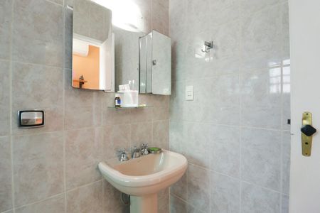 Casa à venda com 140m², 3 quartos e 3 vagasBanheiro da Suíte