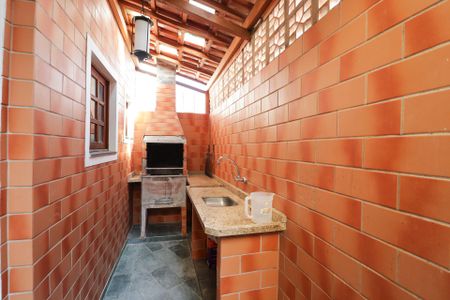 Casa à venda com 140m², 3 quartos e 3 vagasChurrasqueira