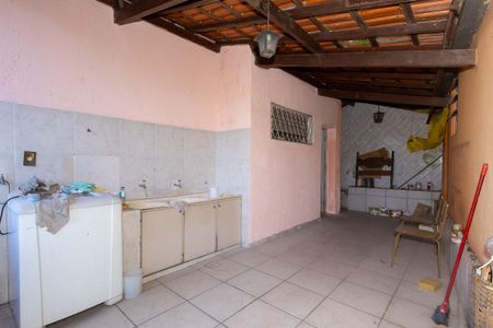 Casa à venda com 101m², 3 quartos e 2 vagasArea de Serviço
