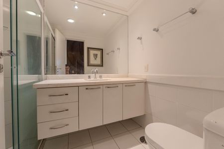 Apartamento à venda com 90m², 2 quartos e 2 vagas Apartamento à venda com 90m², 2 quartos e 2 vagasBanheiro