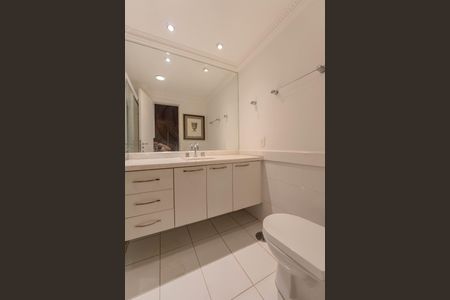 Apartamento à venda com 90m², 2 quartos e 2 vagas Apartamento à venda com 90m², 2 quartos e 2 vagasBanheiro