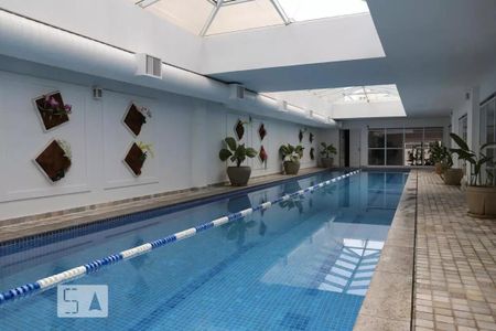 Apartamento à venda com 90m², 2 quartos e 2 vagas Apartamento à venda com 90m², 2 quartos e 2 vagasÁrea comum - Piscina