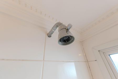 Apartamento à venda com 90m², 2 quartos e 2 vagas Apartamento à venda com 90m², 2 quartos e 2 vagasBanheiro da Suíte 1