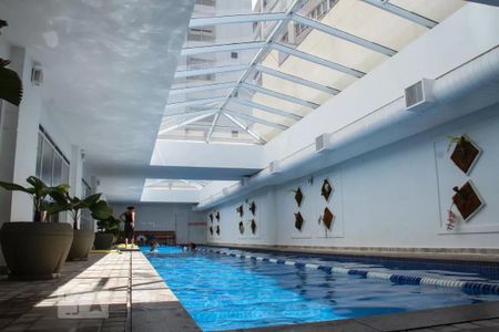 Apartamento à venda com 90m², 2 quartos e 2 vagas Apartamento à venda com 90m², 2 quartos e 2 vagasÁrea comum - Piscina