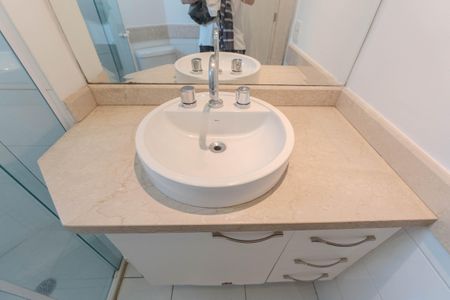 Apartamento à venda com 90m², 2 quartos e 2 vagas Apartamento à venda com 90m², 2 quartos e 2 vagasBanheiro da Suíte 1