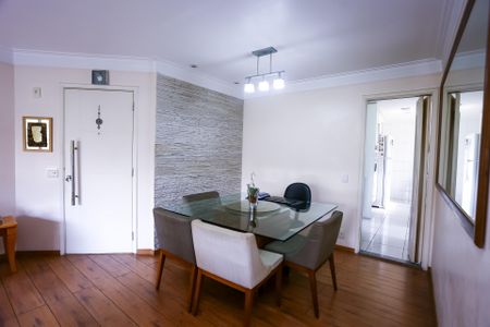 Apartamento à venda com 118m², 3 quartos e 2 vagas Apartamento à venda com 118m², 3 quartos e 2 vagasSala