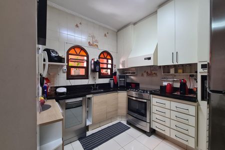 Casa à venda com 250m², 3 quartos e 2 vagas Casa à venda com 250m², 3 quartos e 2 vagasCozinha