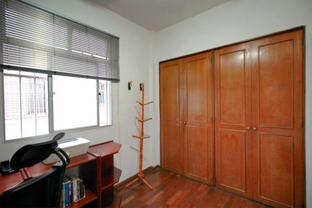 Apartamento à venda com 140m², 3 quartos e 2 vagasQuarto 2