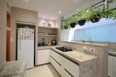 Apartamento à venda com 140m², 3 quartos e 2 vagasCozinha