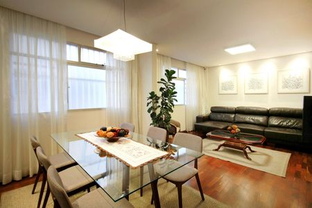 Apartamento à venda com 140m², 3 quartos e 2 vagasSala