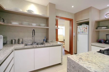 Apartamento à venda com 140m², 3 quartos e 2 vagasCozinha