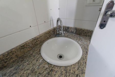 Casa de condomínio à venda com 68m², 2 quartos e 1 vaga Casa de condomínio à venda com 68m², 2 quartos e 1 vagaBanheiro da Suíte 2